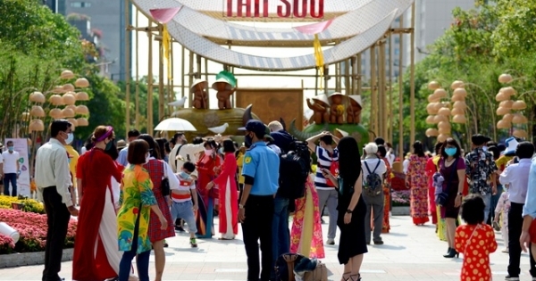 Hoạt động của người dân cả nước sáng ngày đầu năm mới Tân Sửu