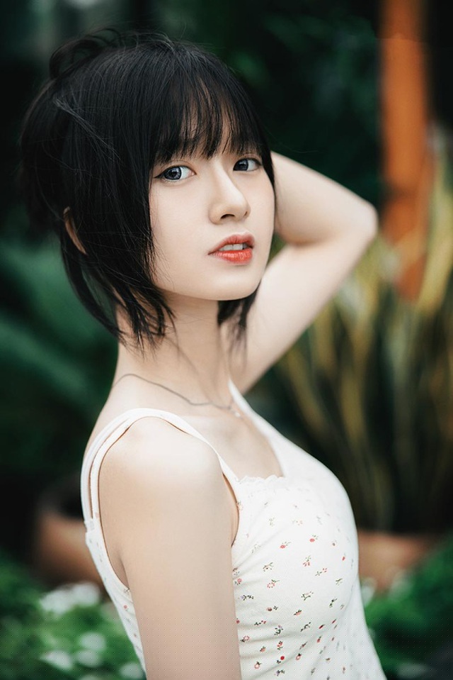 Với Vy, không những cần kiến thức mà phải có kỹ năng sống, một trái tim ấm áp và tình cảm chân thành vì thời đại công nghệ càng phát triển con người càng cách xa nhau.