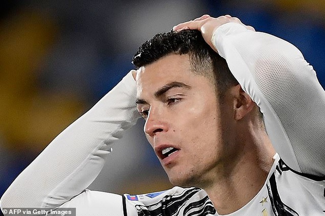 C.Ronaldo thất vọng chứng kiến Juventus thất bại