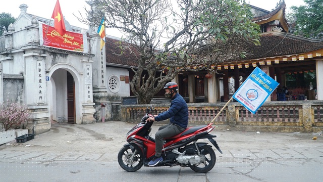 Đình chùa đều đóng cửa không tiếp khách tham quan trước diễn biến phức tạp của dịch bệnh. 