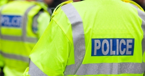 Không chịu nổi cảnh cách ly cùng gia đình, tội phạm tự thú "tìm bình yên"