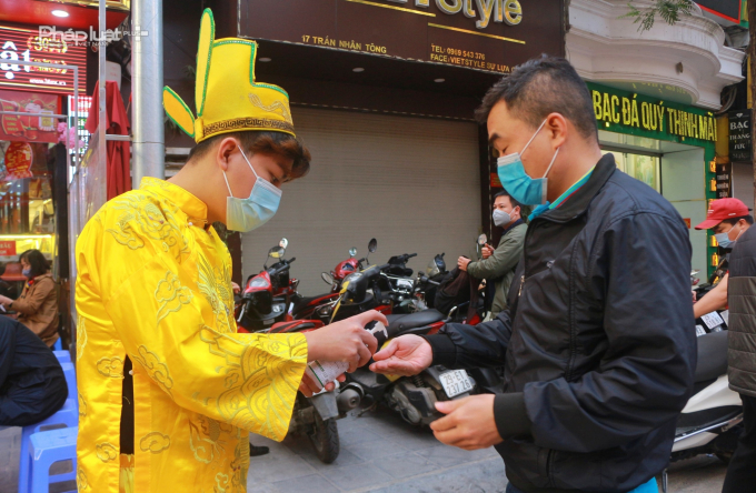 7b02bdec6ee49dbac4f512