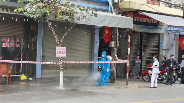 Hiện ngành Y tế chưa xác định được bệnh nhân có tiếp xúc với ca bệnh nào trước đó, cũng như chưa xác định nguồn lây.