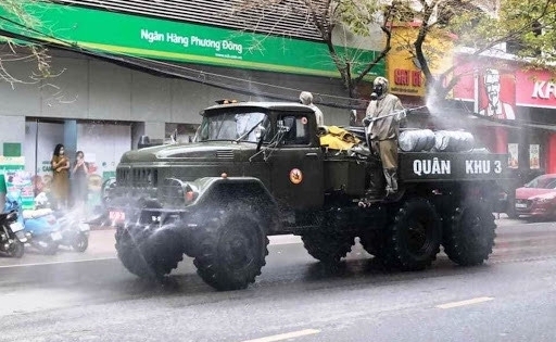 Hải Phòng: Phun hóa chất khử trùng toàn thành phố lần 4