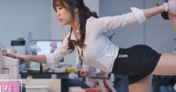 Cô giáo gây bão mạng xã hội vì... có "hông quả táo" đẹp nhất xứ Hàn