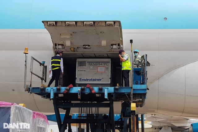 Hình ảnh đầu tiên về kiện hàng đặc biệt, đây là tin vui cho cuộc chiến sớm đẩy lùi tiến tới chấm dứt đại dịch.