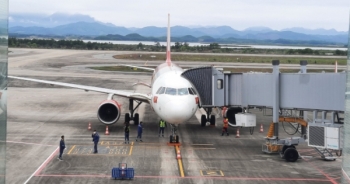 Quảng Ninh đón chuyến bay đầu tiên "xông đất" năm Nhâm Dần