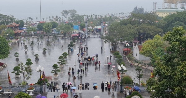 Quảng Ninh: Cán bộ, công chức, viên chức không đi lễ hội trong giờ hành chính