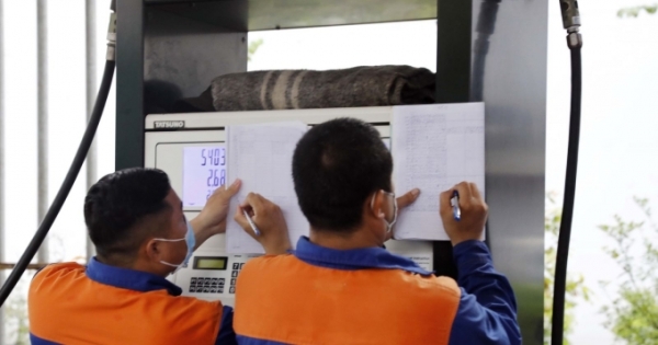 Sẽ xử lý nghiêm các đơn vị găm hàng trục lợi xăng dầu