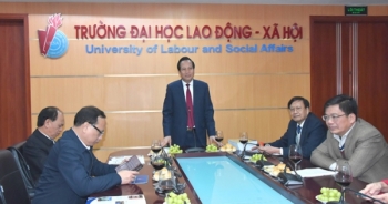 Bộ trưởng Đào Ngọc Dung biểu dương thành tích xuất sắc của trường Đại học Lao động - Xã hội