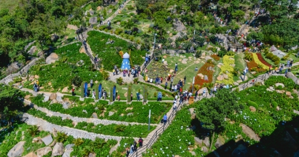 Tây Ninh: Khu du lịch núi Bà Đen đón lượng khách tham quan lớn nhất dịp Tết cổ truyền