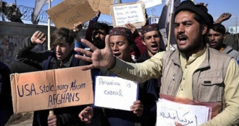 Biểu tình phản đối lệnh giải phóng tiền của Afghanistan