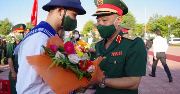 Hơn 1600 thanh niên tỉnh Bình Thuận lên đường nhập ngũ