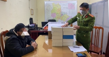 Bắt quả tang 2 vụ vận chuyển 800 hộp thuốc chữa COVID-19 không rõ nguồn gốc