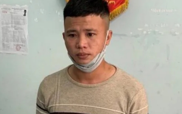 Bênh vực bạn, đối tượng cầm cuốc bổ vào đầu đối phương