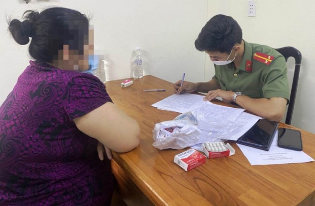 Bắt quả tang vụ bán