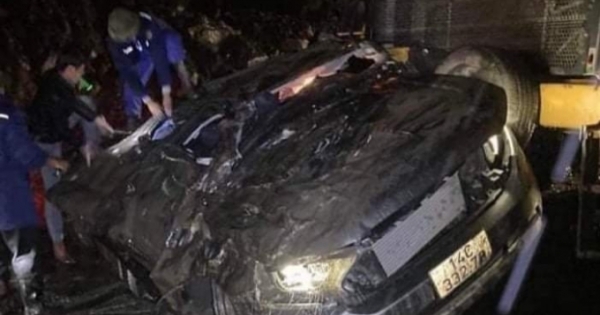 Quảng Ninh: Va chạm với “siêu xe tải”, 3 người thương vong