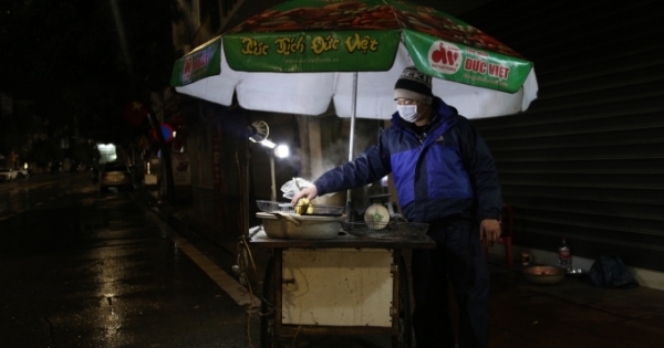 Chùm ảnh: Người lao động Hạ Long mưu sinh trong cái rét 8 độ C