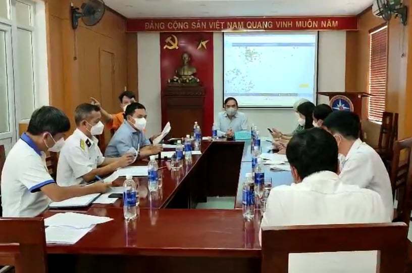 Trực thăng t&igrave;m kiếm 8 người mất t&iacute;ch tr&ecirc;n biển Vũng T&agrave;u