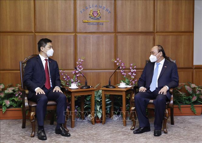Chủ tịch nước v&agrave; Thủ tướng Singapore thống nhất cao phương hướng cho quan hệ hai nước
