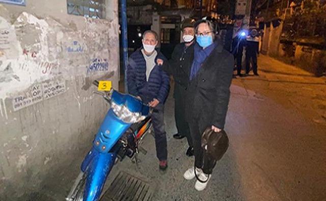 Gã đàn ông manh động cướp tài sản bị, bị cô gái khống chế tóm gọn