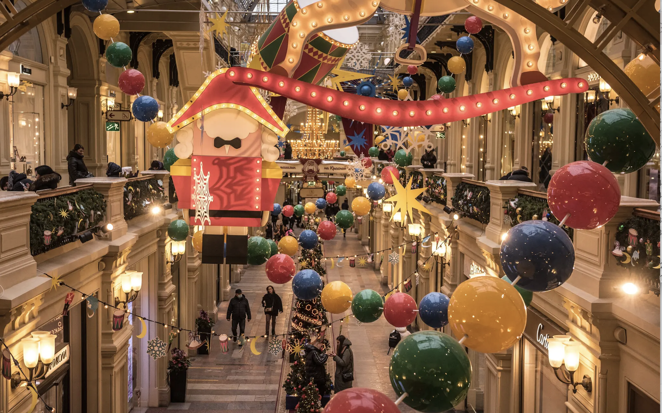 Các thương hiệu thời trang Italia tại Moscow (Ảnh: New York Times).