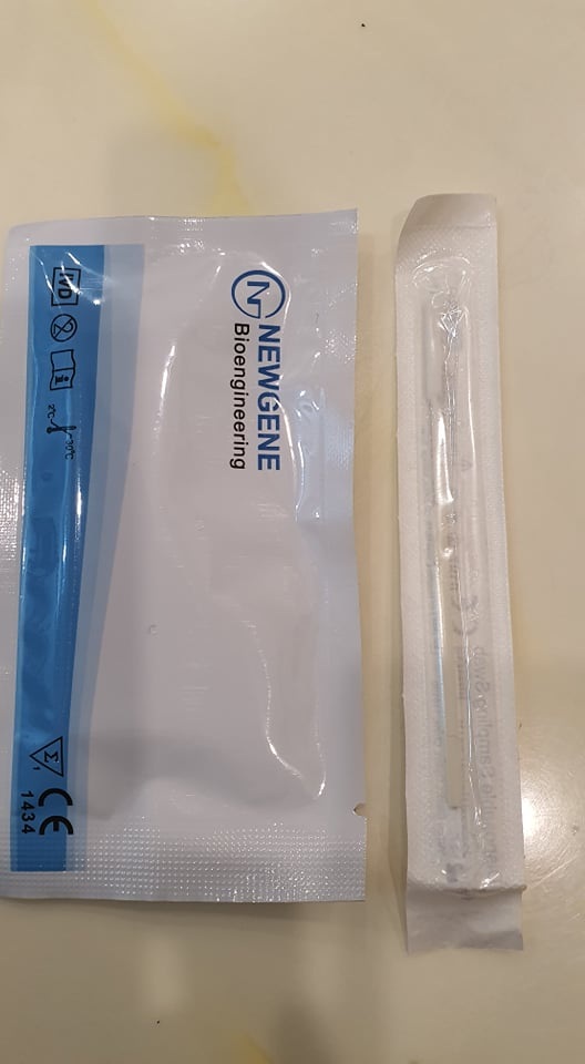 Loại kit test của Pháp này giá bán giữa người kinh doanh qua mạng xã hội với nhà thuốc chênh nhau 30.000 đồng/ bộ (Ảnh: An Nhiên).