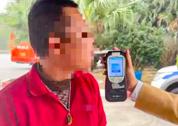 Lái xe khách 40 chỗ có độ cồn "kịch khung" trên cao tốc Nội Bài - Lào Cai