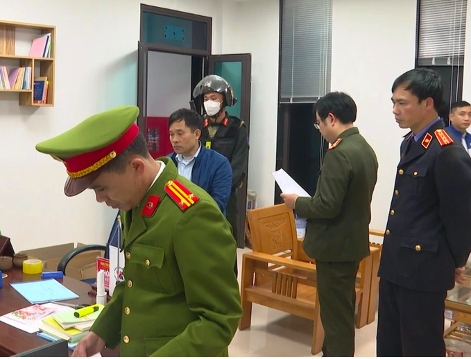 Phú Thọ: Giám đốc Trung tâm đăng kiểm xe cơ giới số 19-01V bị bắt vì "nhận hối lộ"