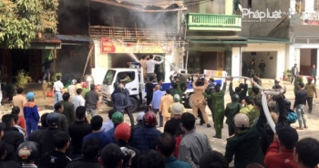 Đốt lửa hun thịt treo gác bếp, 1 nhà hàng trên Cao nguyên đá bị lửa thiêu rụi