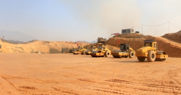 Quảng Ninh khởi công một loạt dự án đầu tư công trong quý II/2023