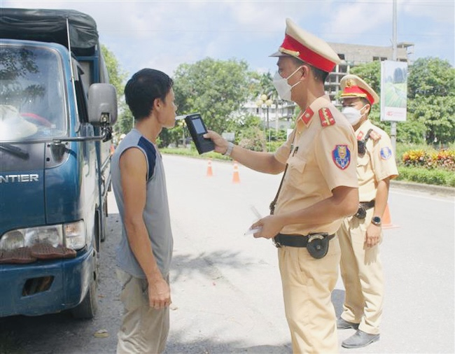 Trong đợt cao điểm ra quân, Công an Đồng Nai trực tiếp xử lý nghiêm các trường hợp vi phạm.