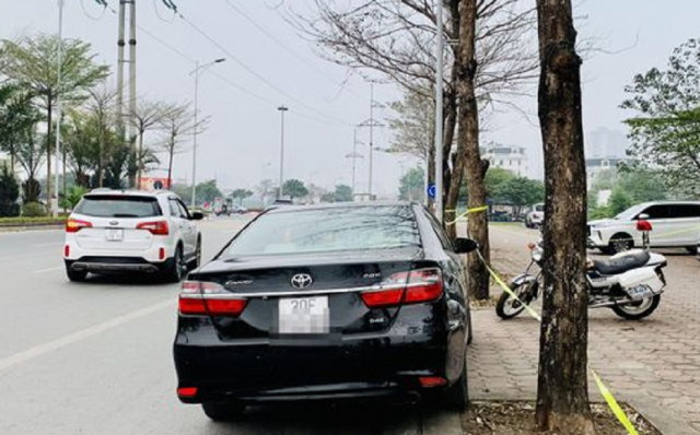 Phát hiện tài xế dùng Giấy phép lái xe mua trên mạng sau khi kiểm tra nồng độ cồn