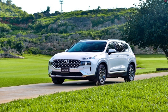 Triệu hồi hơn 17.700 xe Hyundai Santa Fe tại Việt Nam do lỗi dây an toàn. Ảnh Internet