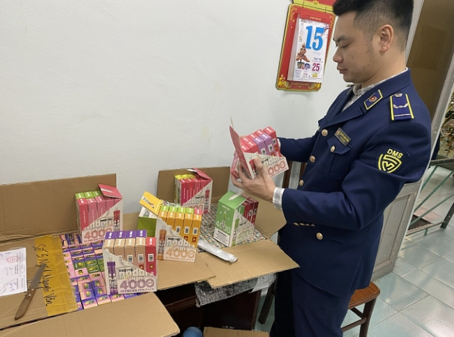 Hà Nội: Tạm giữ hơn 1 nghìn sản phẩm thuốc lá điện tử