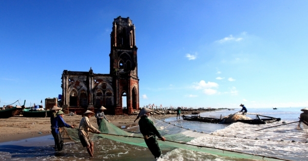 Thủ tướng: Nam Định cần đẩy mạnh khai thác kinh tế biển