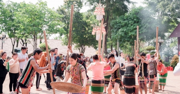 Những sắc màu ngày xuân của đồng báo dân tộc Bình Phước