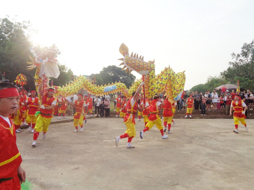 Múa rồng đem đến không khí vui tươi, rộn ràng trong những ngày đầu năm mới, đem đến mùa xuân thêm an khang, ý nghĩa.