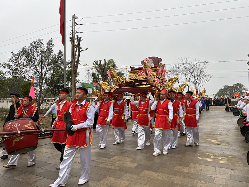 lễ khai hội Tản Viên Sơn Thánh Xuân Giáp Thìn kết hợp khai trương du lịch huyện Ba Vì năm 2024 sẽ diễn ra lúc 8h, ngày 14 tháng Giêng năm Giáp Thìn (tức ngày 23/02/2024)