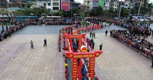 Quảng Ninh: 270 tân binh TP Cẩm Phả hăng hái lên đường nhập ngũ