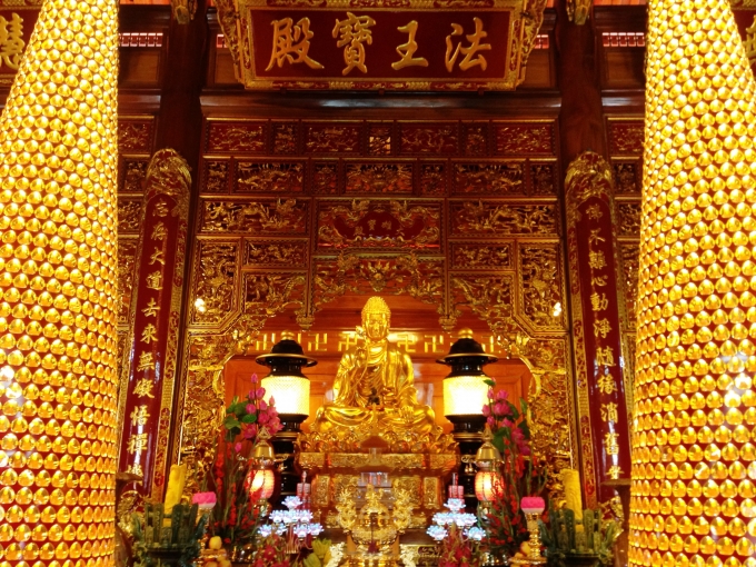 Vẻ tr&aacute;ng lệ khiến những người ngắm nh&igrave;n kh&ocirc;ng khỏi ngỡ ng&agrave;ng.