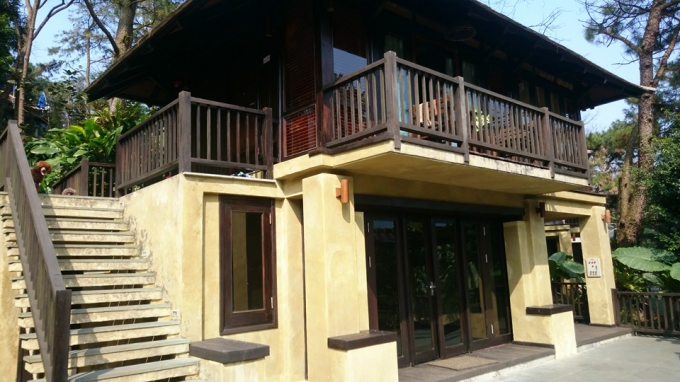 &nbsp;Resort với c&aacute;i t&ecirc;n mỹ miều, Le Mont Bavi Resort&amp;amp;amp;Spa do C&ocirc;ng ty TNHH Ph&aacute;t triển c&ocirc;ng nghệ (CFTD) l&agrave;m chủ đầu tư.