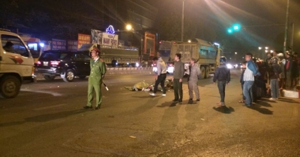 Hà Nội: Va chạm với xe tải, nam thanh niên tử vong tại chỗ