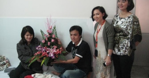 Hy hữu bé trai sinh trên bầu trời ở độ cao 10.000 mét