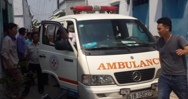 Chủ nhà trọ bị điện giật chết lúc đang sửa bồn nước