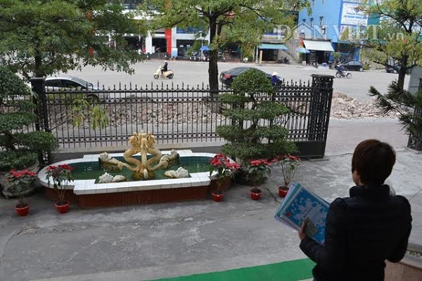 Nh&acirc;n vi&ecirc;n Chi cục thuế Hạ Long muốn cơ quan di chuyển nhanh ch&oacute;ng cho đỡ mệt mỏi.