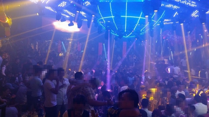 Bar 212 l&agrave; một địa điểm được rất nhiều d&acirc;n chơi chọn l&agrave;m &ldquo;b&atilde;i đ&aacute;p&rdquo; h&agrave;ng đ&ecirc;m.