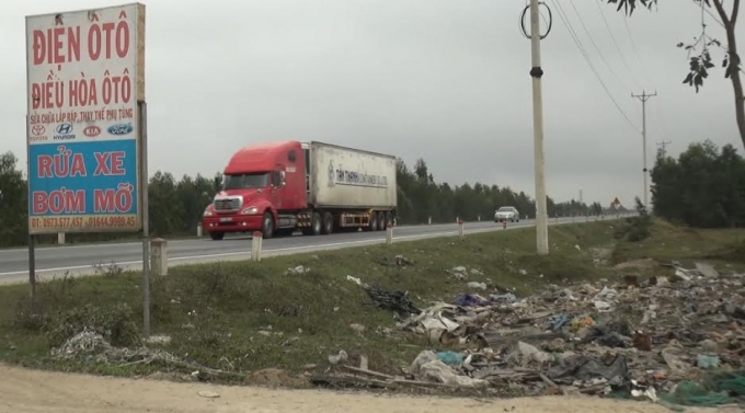 Những b&atilde;i r&aacute;c ven đường như thế n&agrave;y dễ d&agrave;ng bắt gặp.