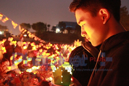 C&ocirc; Mậu chia sẻ th&ecirc;m: &ldquo;Được tham gia lễ ph&oacute;ng sinh v&agrave; c&uacute;ng th&iacute; thực c&ocirc; h&ocirc;n như h&ocirc;m nay l&agrave; điều m&agrave; t&ocirc;i chưa bao giờ được l&agrave;m, một ph&aacute;p khoa ph&oacute;ng sinh được mở ra c&oacute; lẽ kh&ocirc;ng chỉ ri&ecirc;ng t&ocirc;i m&agrave; c&oacute; nhiều phật tử kh&aacute;c sẽ hiểu s&acirc;u xa được con người ta thương lo&agrave;i ch&uacute;ng sinh như thế n&agrave;o!, mới thấu hiểu được hết &yacute; nghĩa của nh&acirc;n từ bi,...