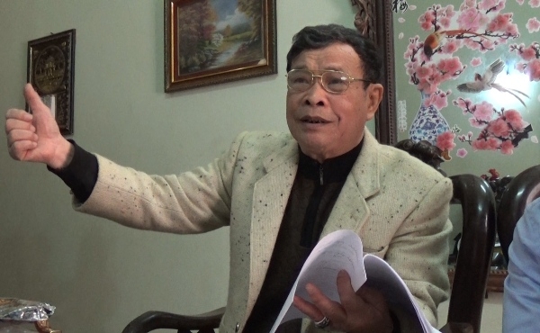 &Ocirc;ng Nguyễn Mạnh Hợp trao đổi với ph&oacute;ng vi&ecirc;n Phapluatplus.vn